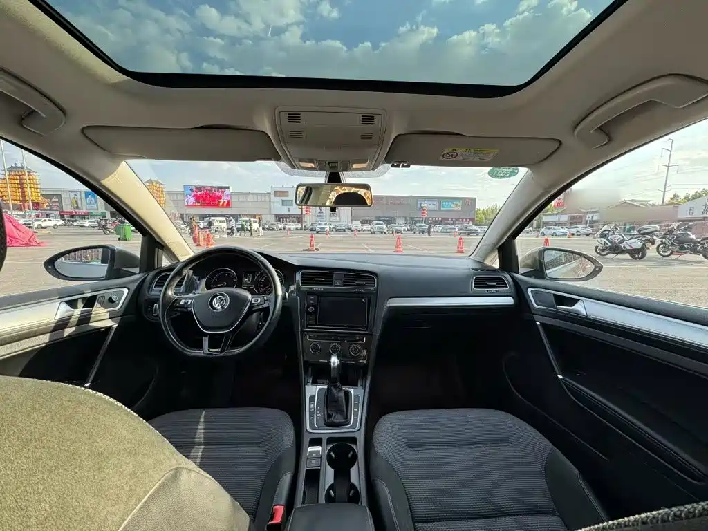 Volkswagen Golf — миниатюра 10