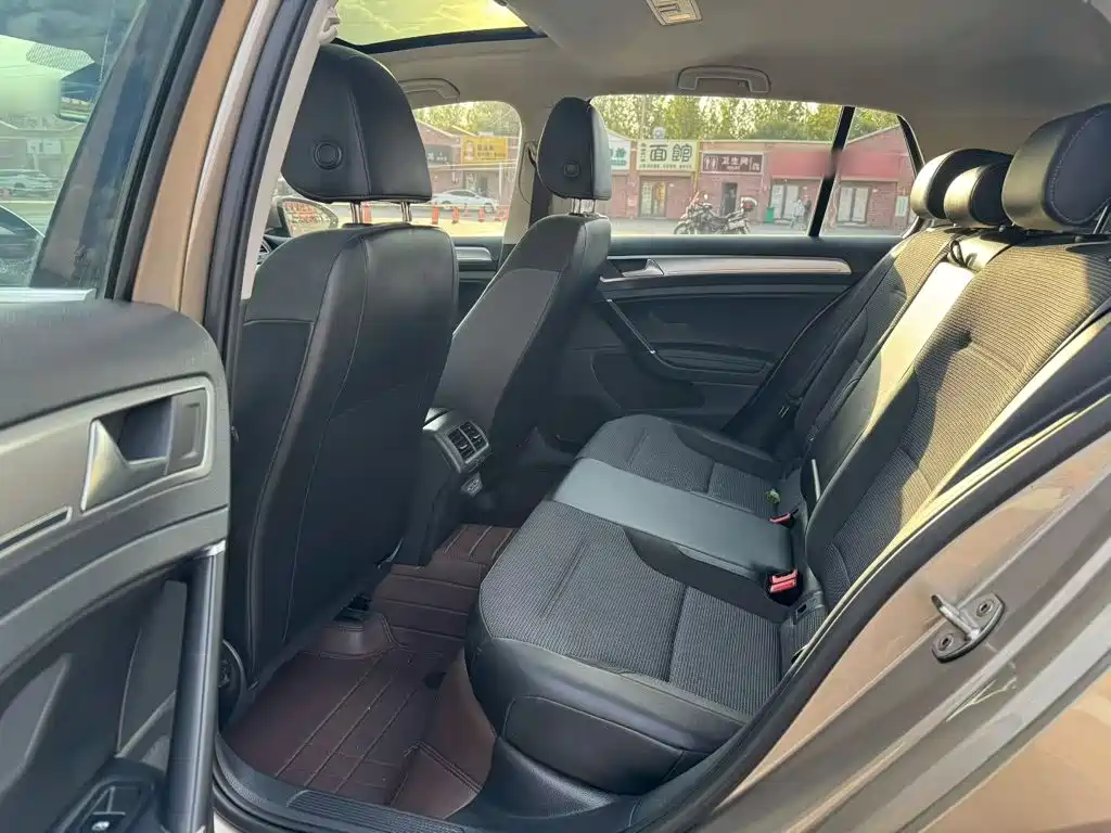 Volkswagen Golf — миниатюра 17