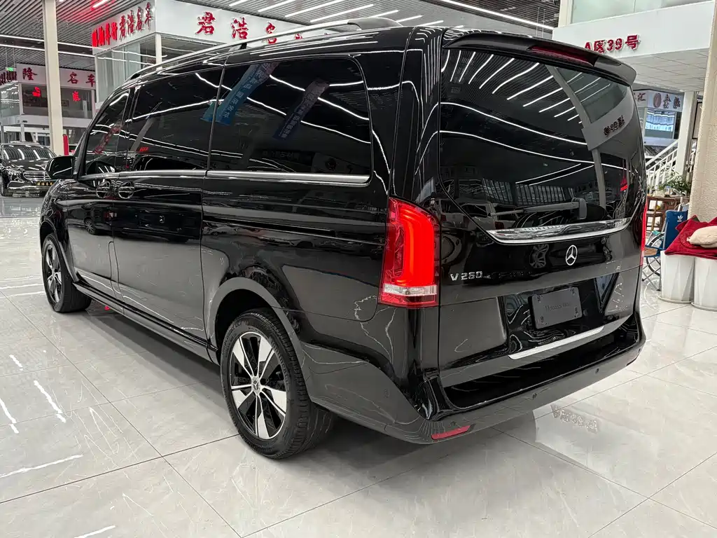 Mercedes-Benz V-Class — миниатюра 15