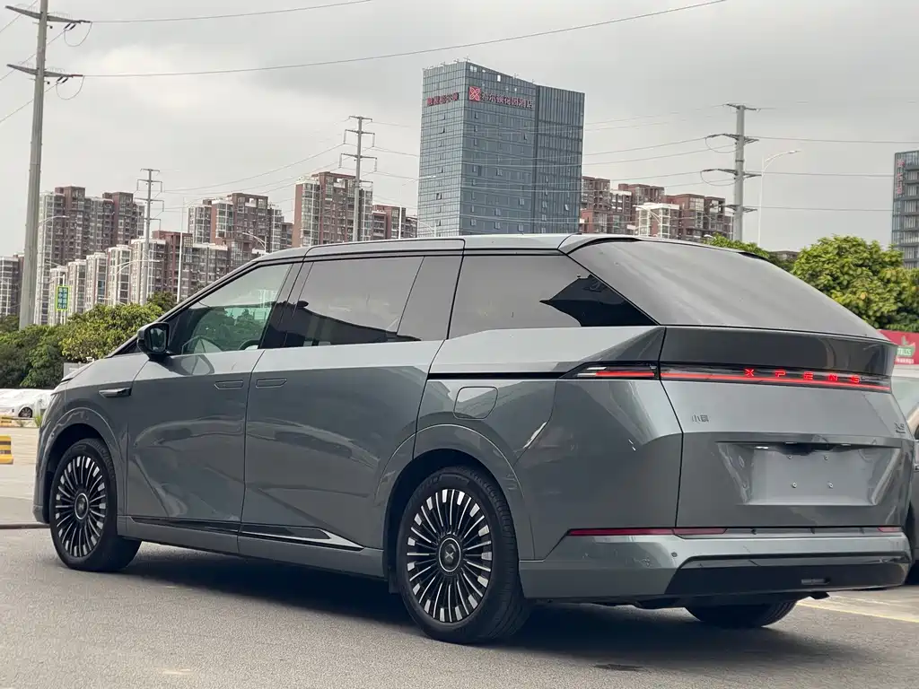 XPeng X9 — миниатюра 4