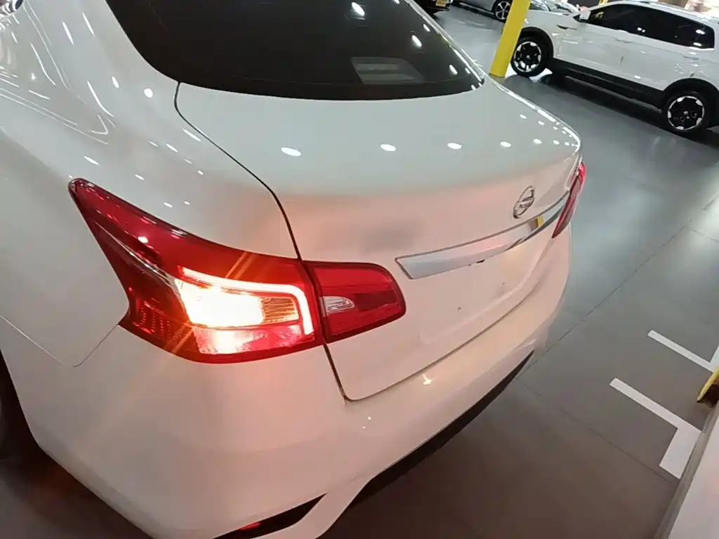 Nissan Sylphy — миниатюра 6