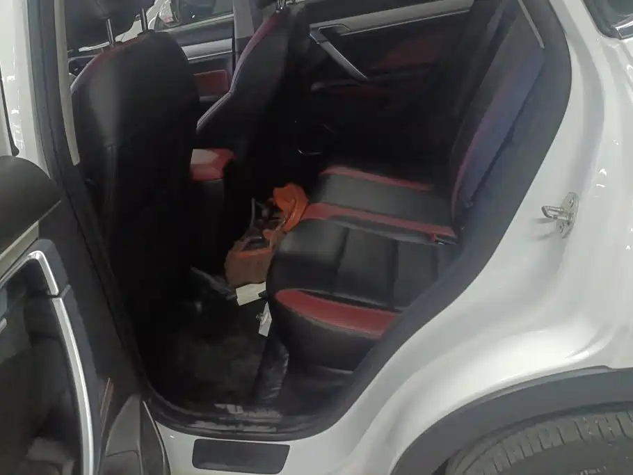Geely Binyue — миниатюра 11