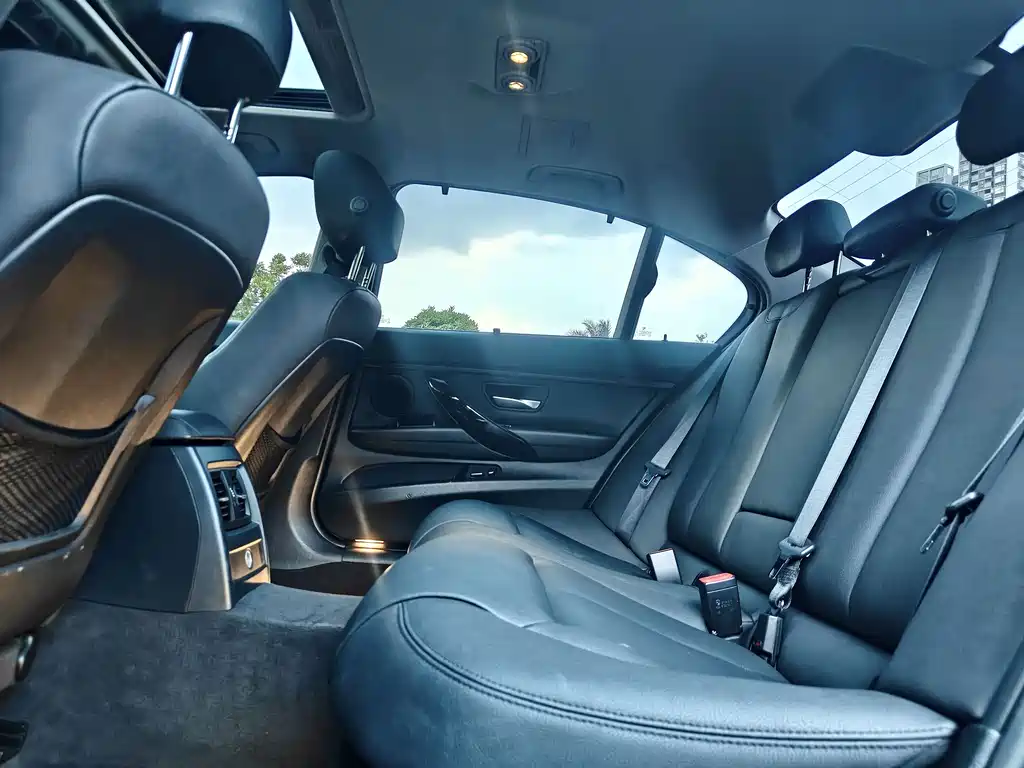 BMW 3 Series — миниатюра 17