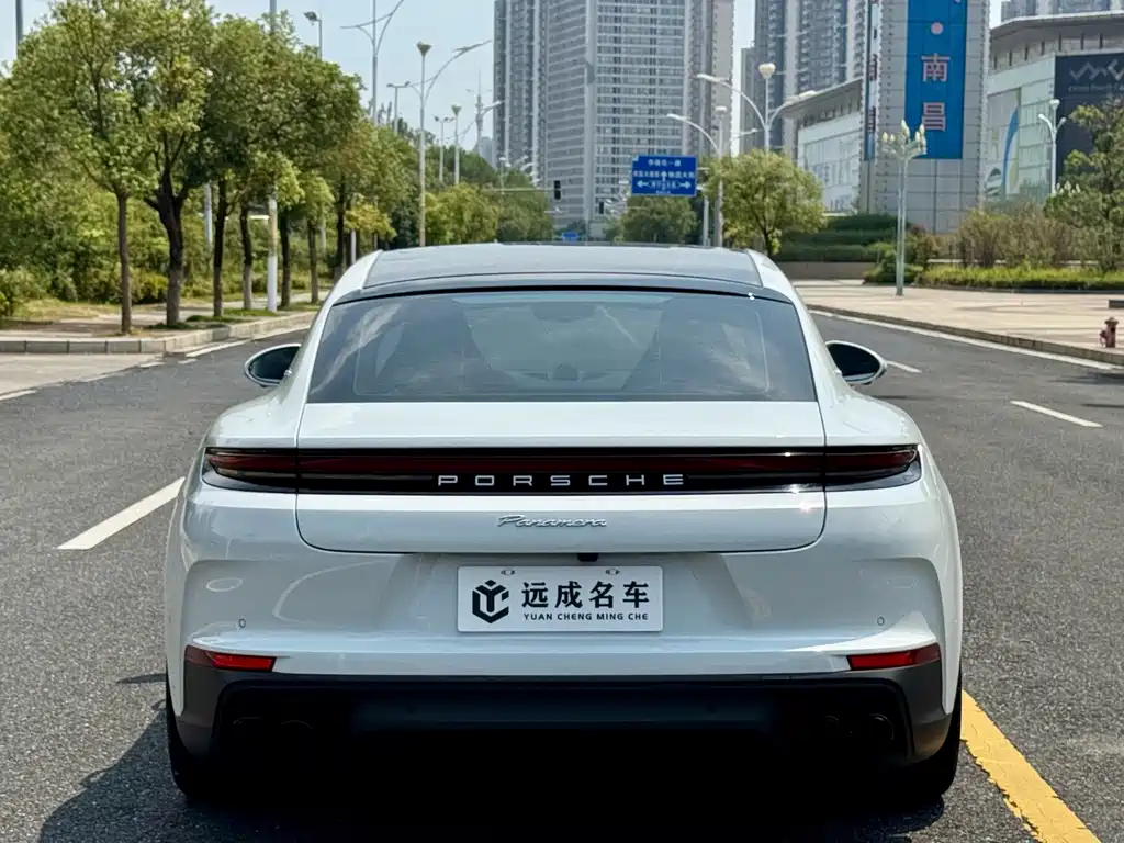 Porsche Panamera — миниатюра 6
