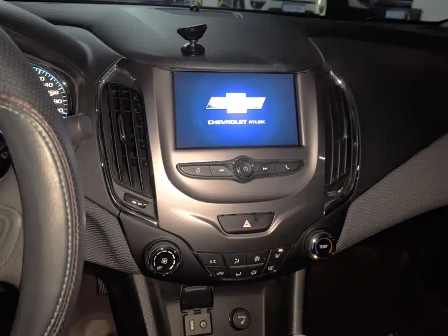Chevrolet Cruze — миниатюра 13