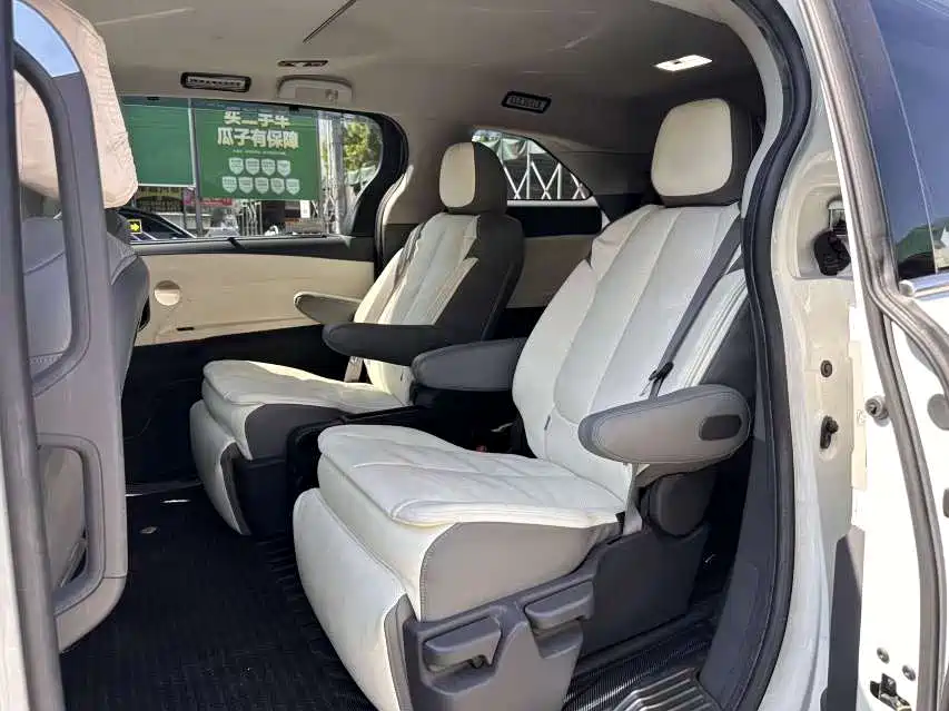 Toyota Sienna — миниатюра 5