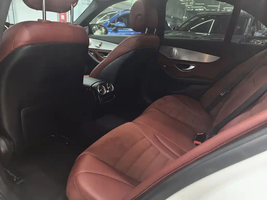 Mercedes-Benz C-Class — миниатюра 7