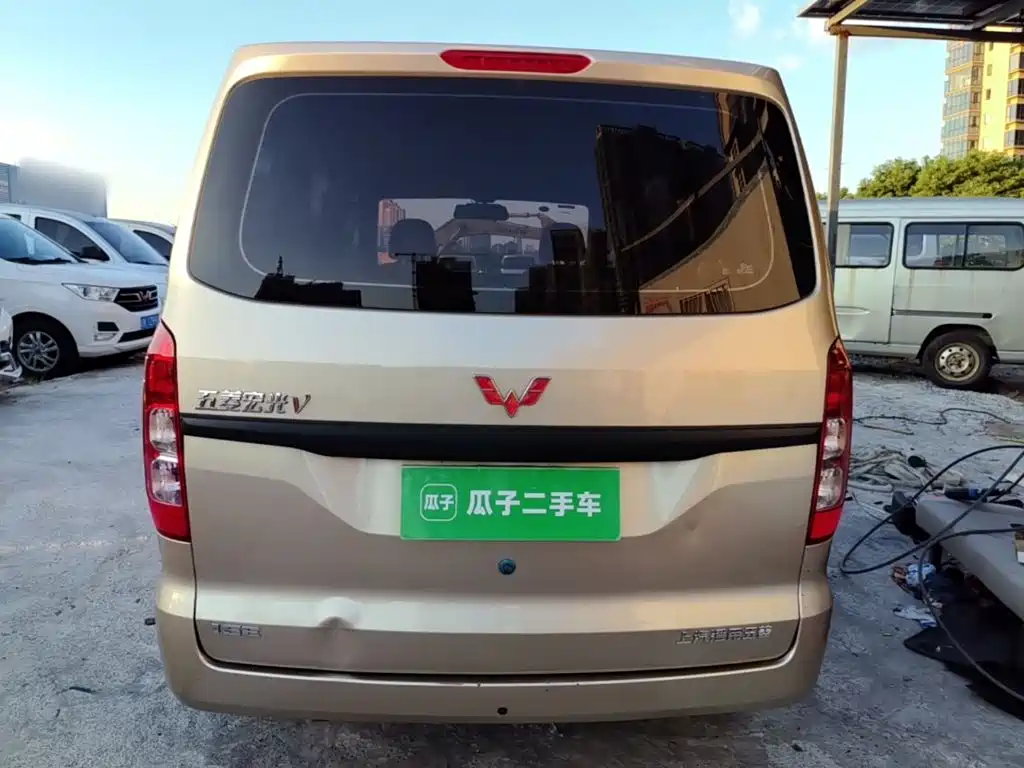 Wuling Hongguang V — миниатюра 6