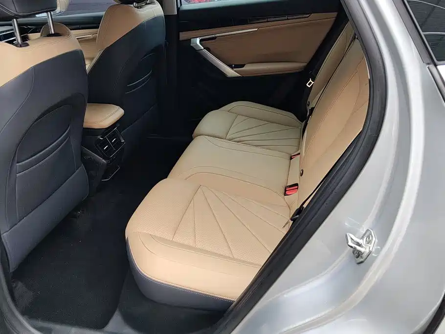 Geely Boyue L — миниатюра 10