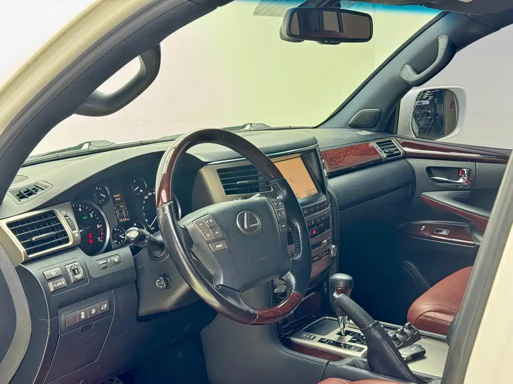 Lexus LX 2015 LX570