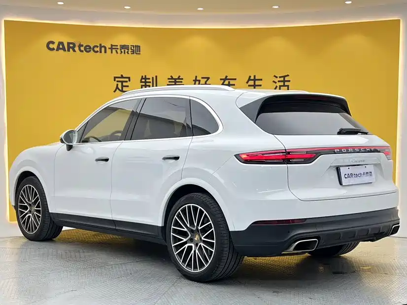 Porsche Cayenne — миниатюра 6