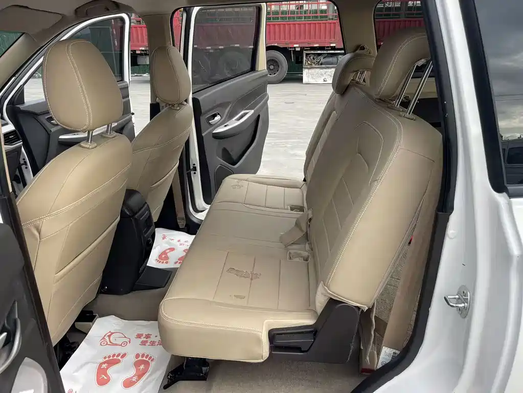 Wuling Hongguang — миниатюра 8