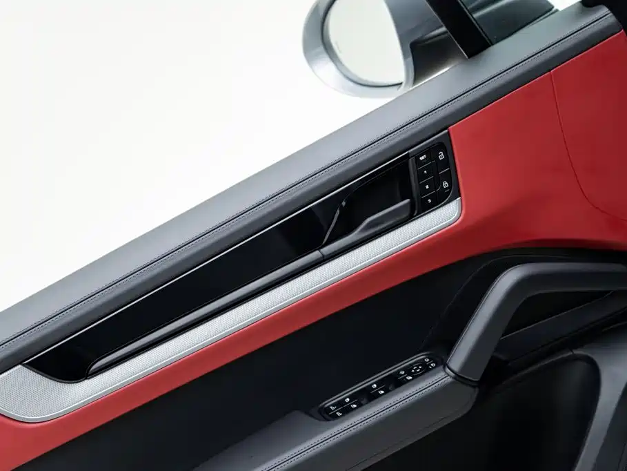 Porsche Cayenne — миниатюра 17