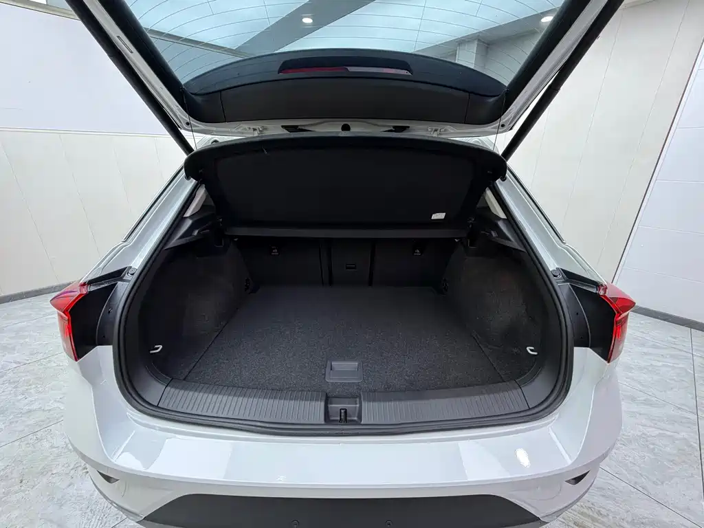 Volkswagen T-Roc — миниатюра 17