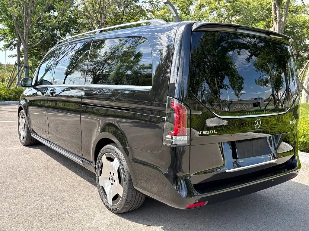 Mercedes-Benz V-Class — миниатюра 15