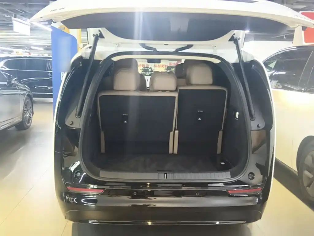Li Auto Li MEGA — миниатюра 19