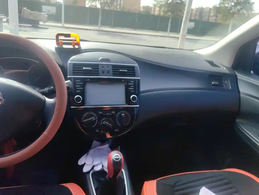Nissan Tiida — миниатюра 13