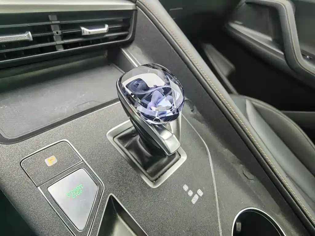 Roewe RX5 — миниатюра 13