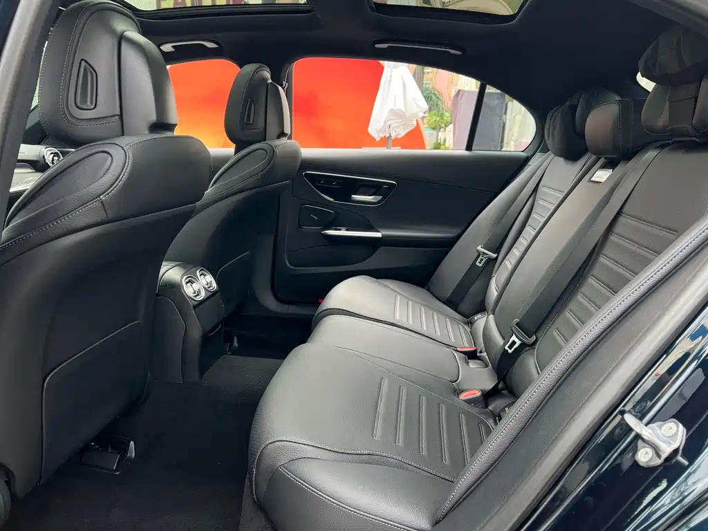 Mercedes-Benz C-Class — миниатюра 14