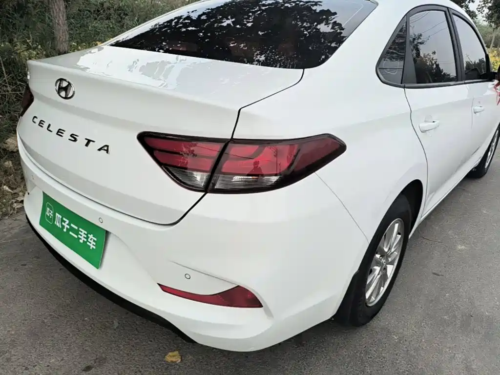 Hyundai Elantra — миниатюра 8