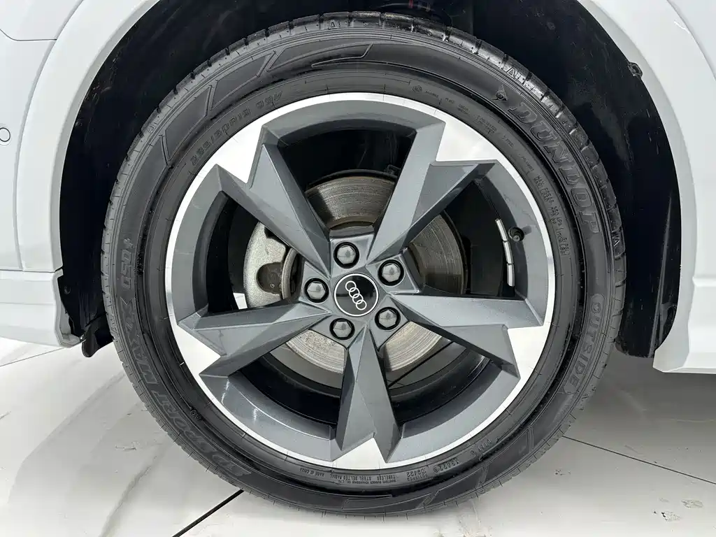 Audi Q3 — миниатюра 12