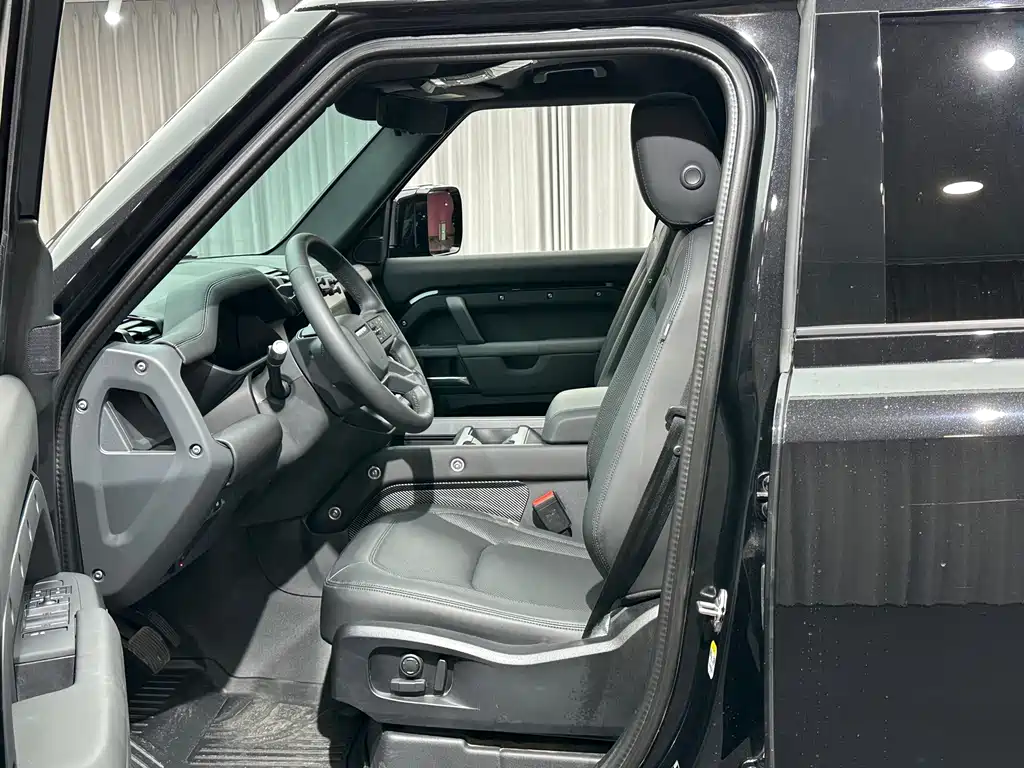 Land Rover Defender — миниатюра 12