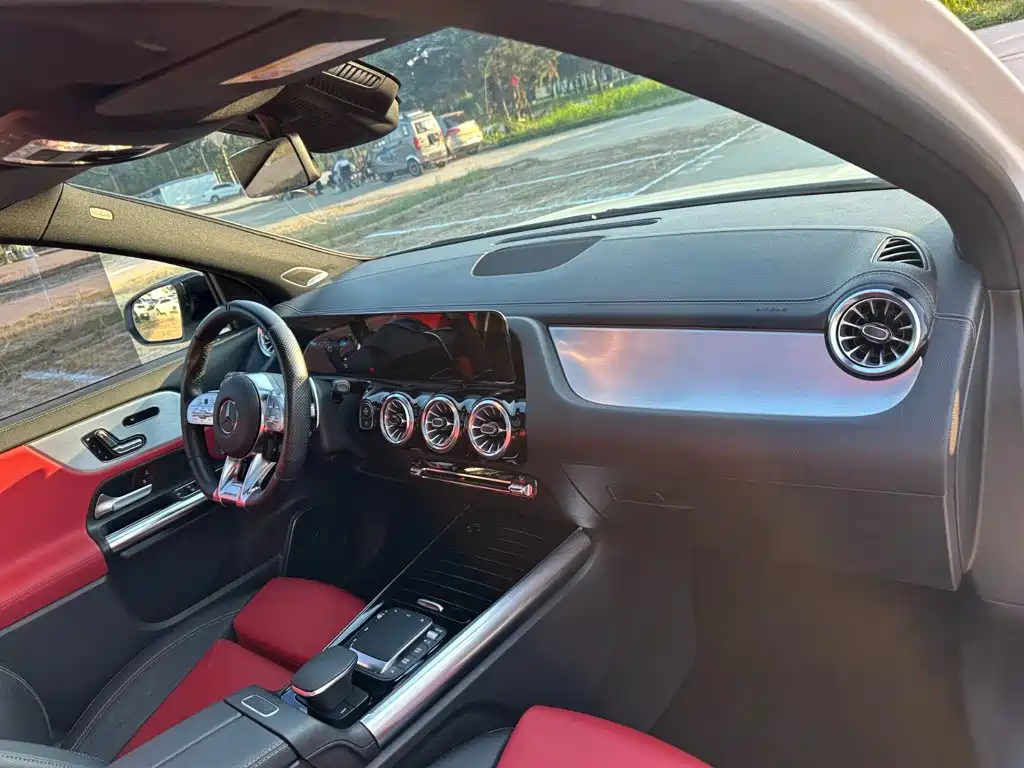 Mercedes-Benz GLA AMG — миниатюра 15
