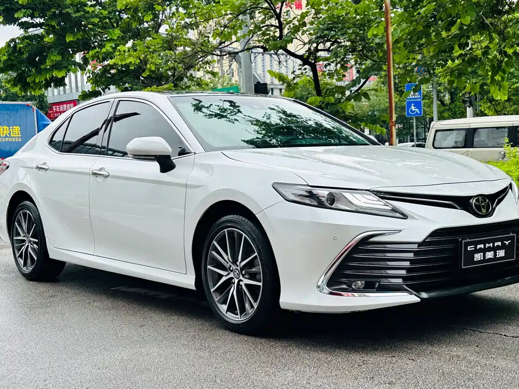 Toyota Camry 2021 2.5G Luxury