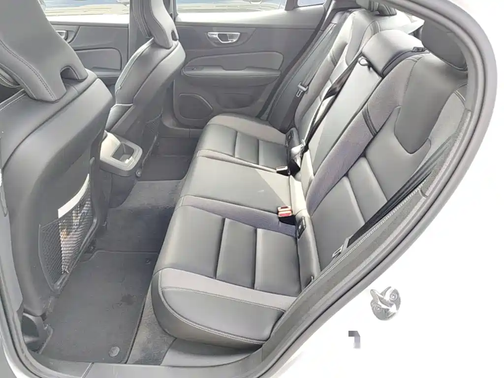 Volvo S60 — миниатюра 22