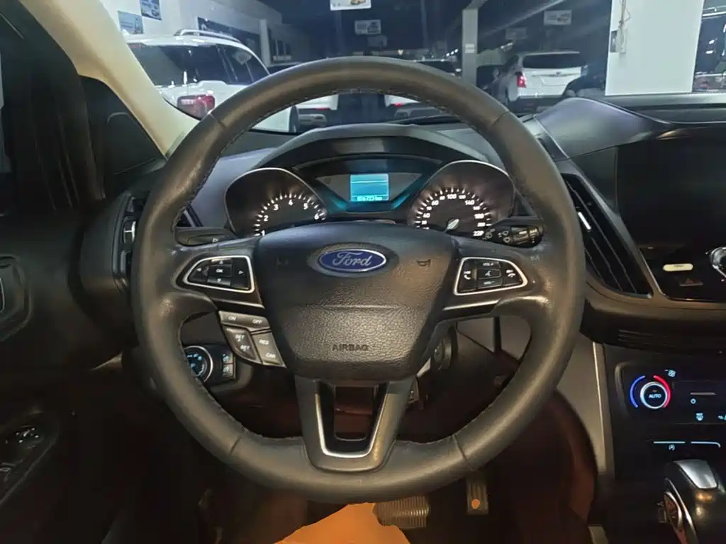 Ford Kuga — миниатюра 11