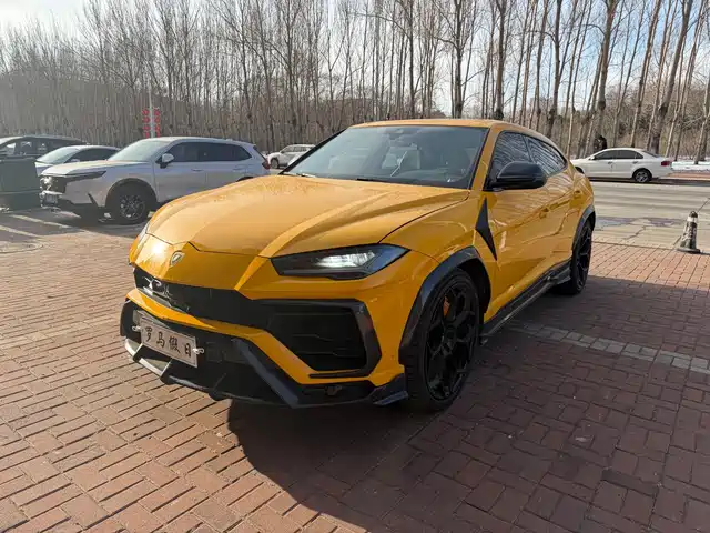 lamborghini urus