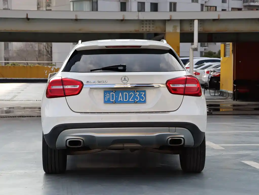 MERCEDES-BENZ GLA