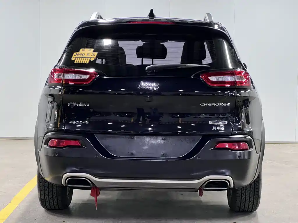 Jeep Cherokee — миниатюра 6