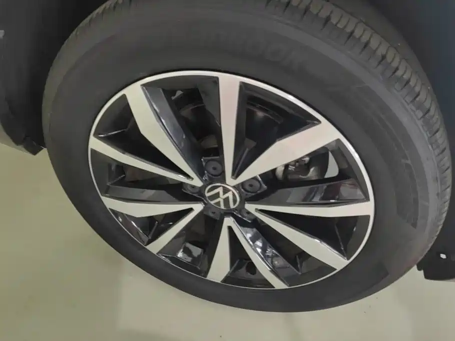 Volkswagen T-Roc — миниатюра 6