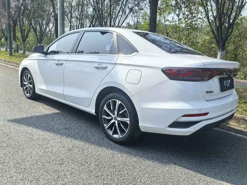 Geely Emgrand — миниатюра 9
