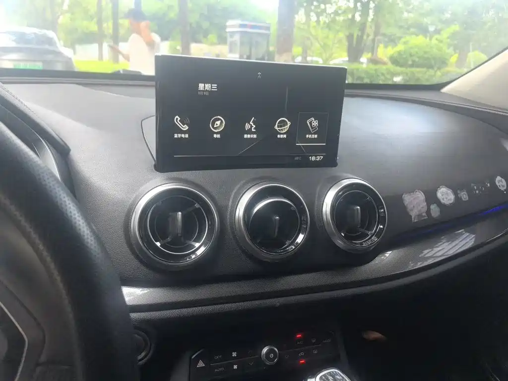 Wey Wey VV5 — миниатюра 14