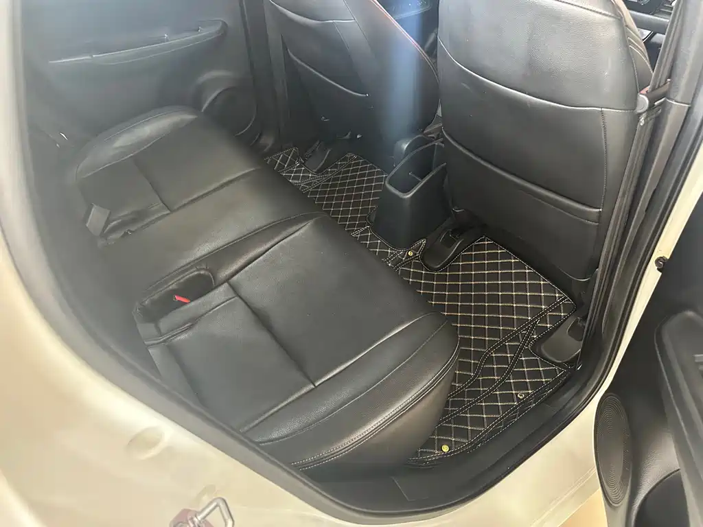 Honda Fit — миниатюра 7