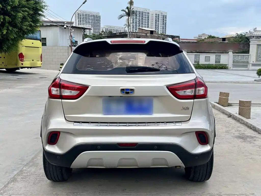 Geely Vision X3 — миниатюра 6