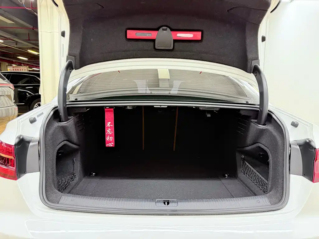 Audi A4L — миниатюра 8