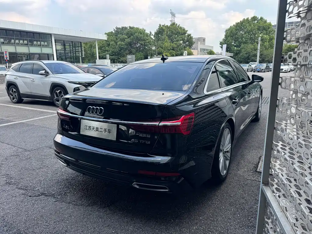 Audi A6L — миниатюра 6