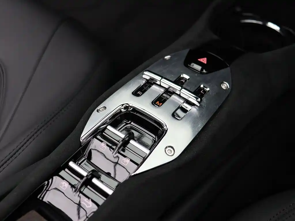 Ferrari 296 3.0T V6 GTS, фото 16