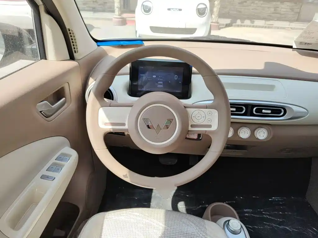 Wuling MINIEV — миниатюра 11