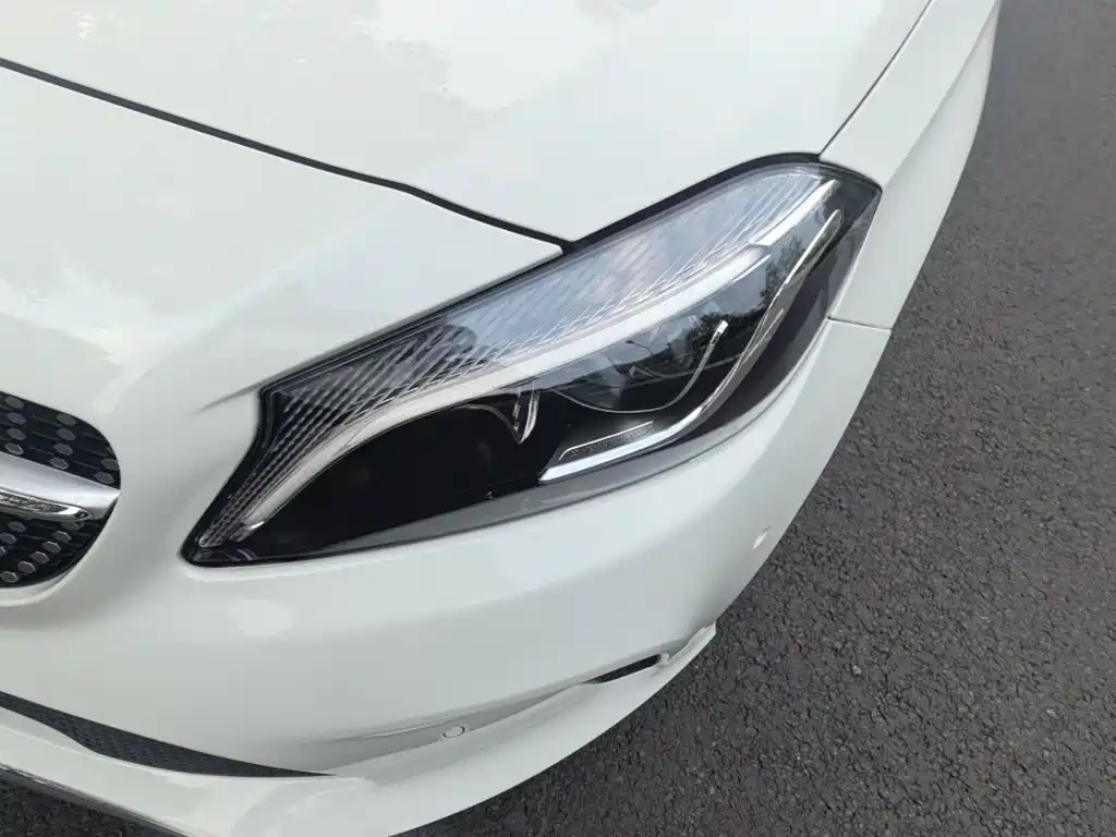 Mercedes-Benz A-Class (Import) — миниатюра 24