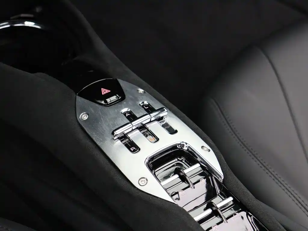 Ferrari 296 3.0T V6 GTS, фото 6