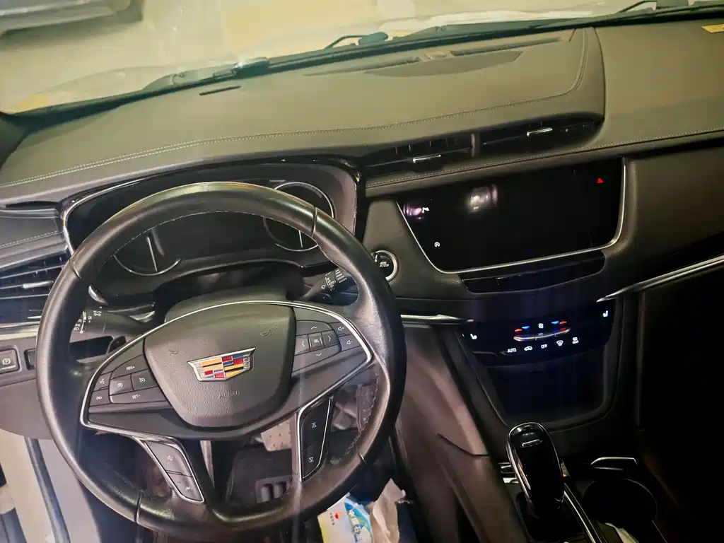 Cadillac XT5 — миниатюра 6