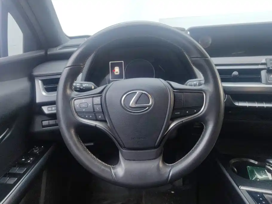 Lexus UX — миниатюра 15