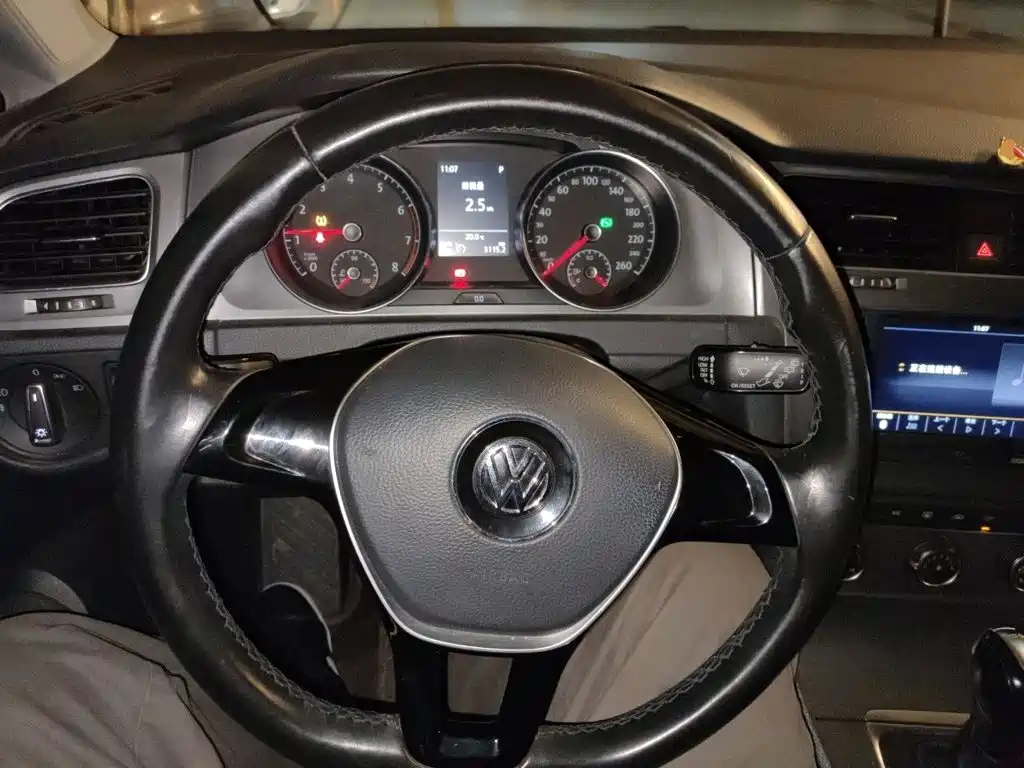Volkswagen Golf — миниатюра 11