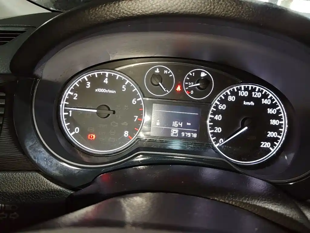 Nissan Tiida — миниатюра 12