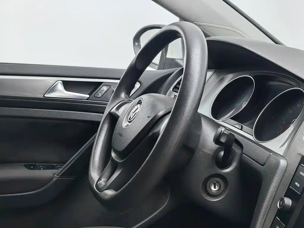 Volkswagen Golf — миниатюра 22
