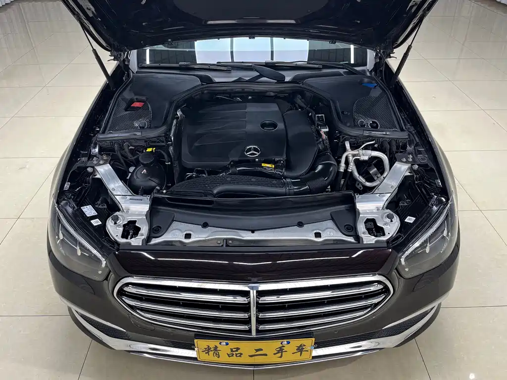 Mercedes-Benz E-Class — миниатюра 16